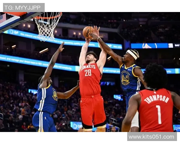 2004年小牛与火箭的激烈对决回顾与精彩瞬间分析